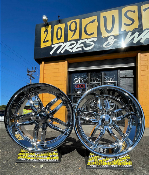 SET OF 4 US MAGS C-TEN CHROME U127 20X8.5 FRONT 20X10 REAR 5X127 (WHEELS ONLY)