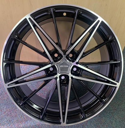 VELSEN WHEEL 608-M 18X8+38 5X114.3 C.B-73.1 B+M(U)