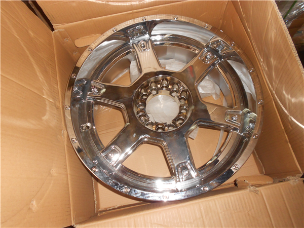 XTREME MUDDER XM-305 B159 20X9+0 6X135+6X139.7 C.B 106 CHROME (MOUNTED) *d