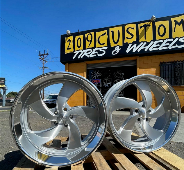 SET OF 4 24" US MAGS DESPERADO U134 5X127 24X9 24X10 OBS CHEVY C-10 IMPALA SS (WHEELS ONLY)