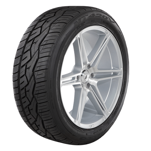 NT420V LT325/50R20 124S F 32.8