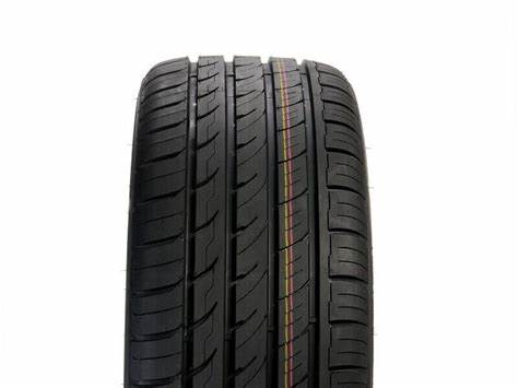 235/50ZR17 Maxtrek Maximus M2 96W, XL Performance All Season
