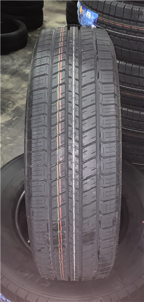 235/65R17 Supermax UT 104H Ultra-High-Performance All Season Tires
