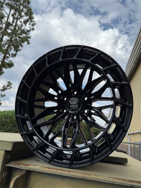 FORCE F56 20X10 6X139.7 -24MM 106.1 GLOSS BLACK