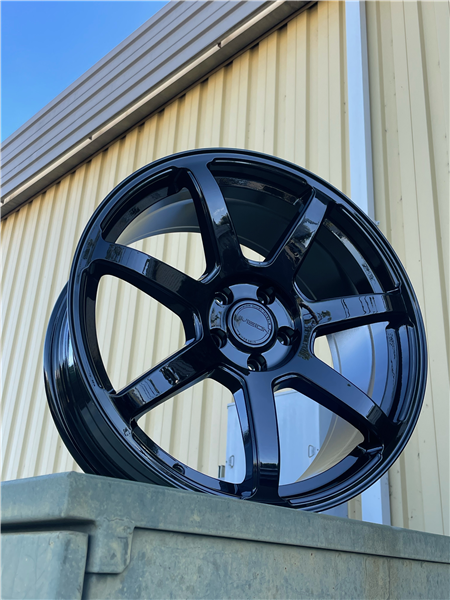 IVISION JAPAN 18X8 5X112 +35MM 66.6 GLOSS BLACK **FLOW FORM**