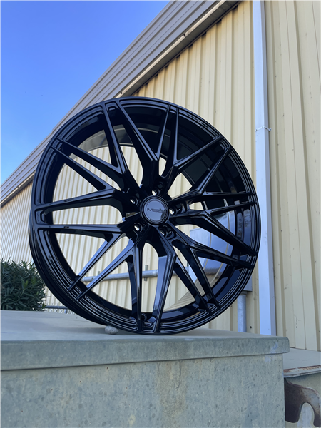 IVISION NEXUS 18x8 5X112 +38MM 66.56 GLOSS BLACK **FLOW FORM**LIGHT WIEGH