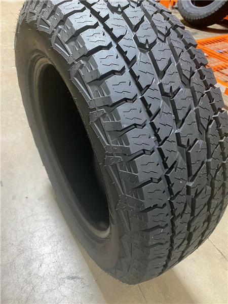 LT265/70R17 10PR LANDSPIDER WILDTRAXX A/T 121/118S WL