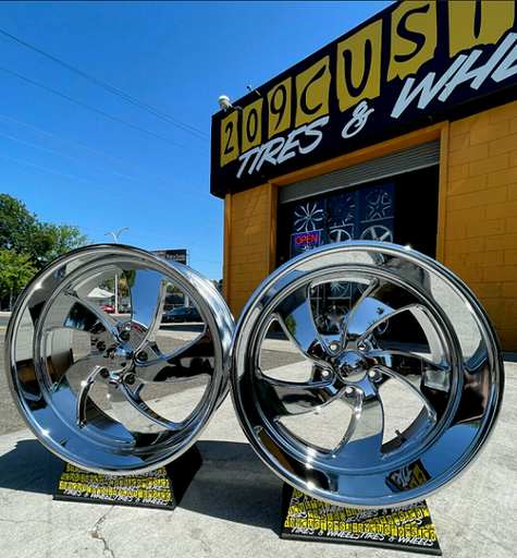 4 22" US MAGS DESPERADO U132 22X8.5 22X10.5 5X127 5X5 CHEVY OBS 1500 C-10